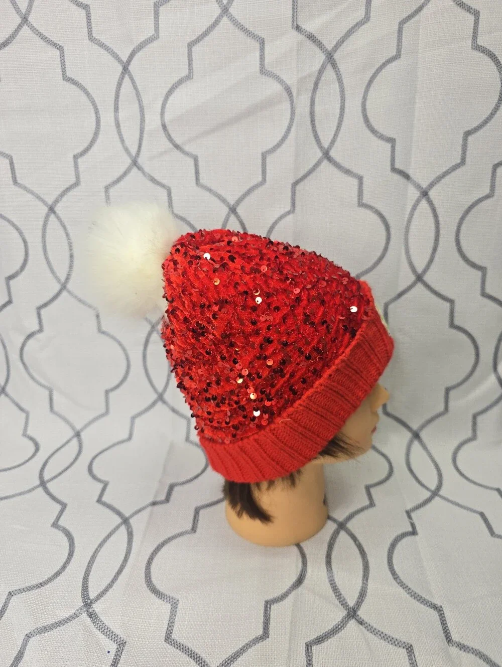 Justice X Grinch Girls Sequin Beanie Red Knit Cap Hat White Fluffy Pom Pom
